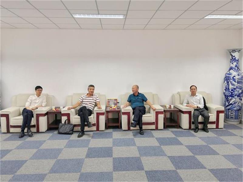 清华研究院陆院长一行 来爱游戏体育官方网站首页（中国）有限公司共商产业规划